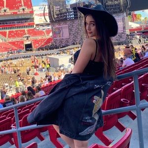 Meet your Posher, Ilore